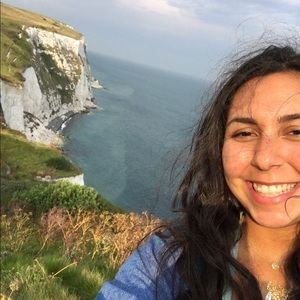 Meet your Posher, Emily